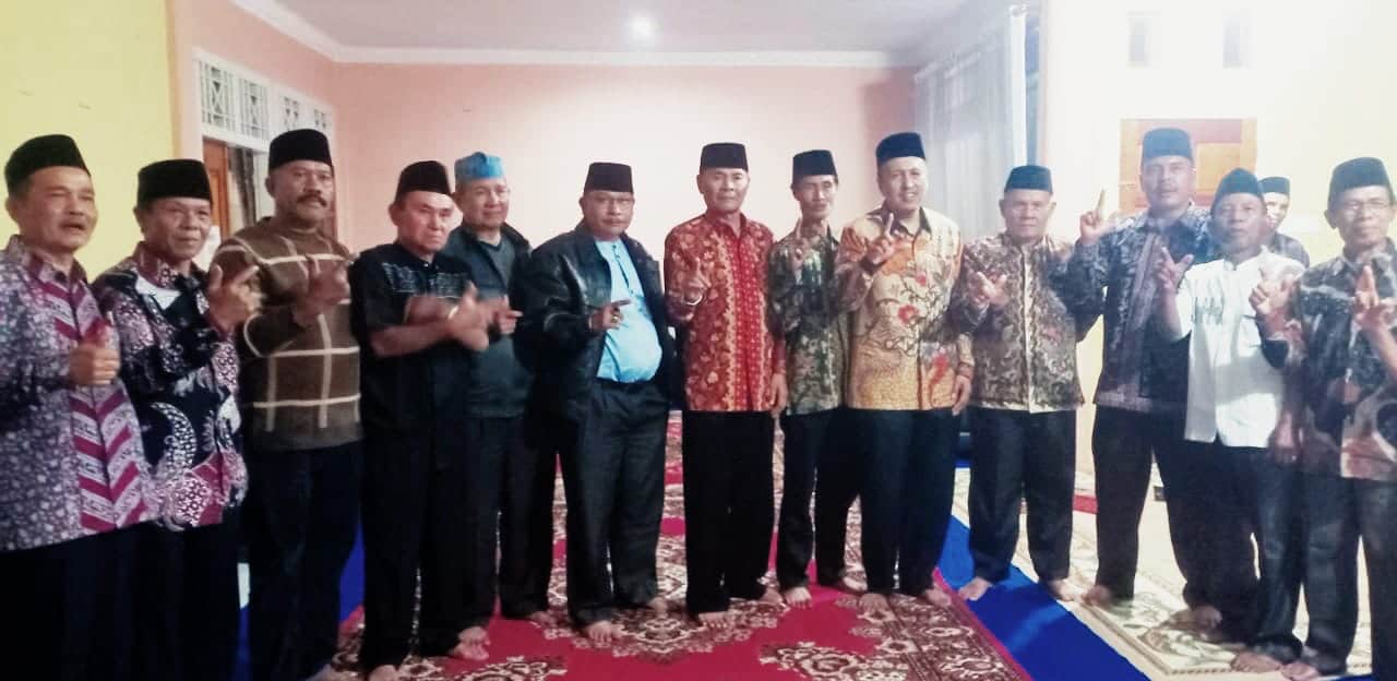 Dukungan Penuh! Tim Adat 8 Luhah Bersatu untuk Paslon AZ-FER Di Pilwako 2024