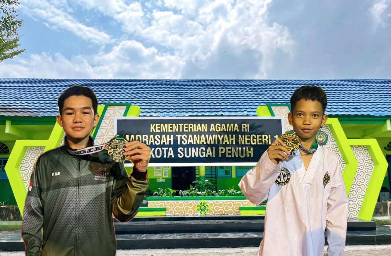 2 Siswa MTsN 1 Sungai Penuh Sabet Mendali Emas Taekwondo