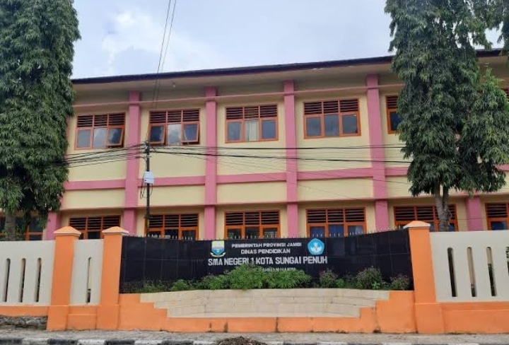 Ini Penjelasan Kepala SMA Negeri 1 Sungai Penuh