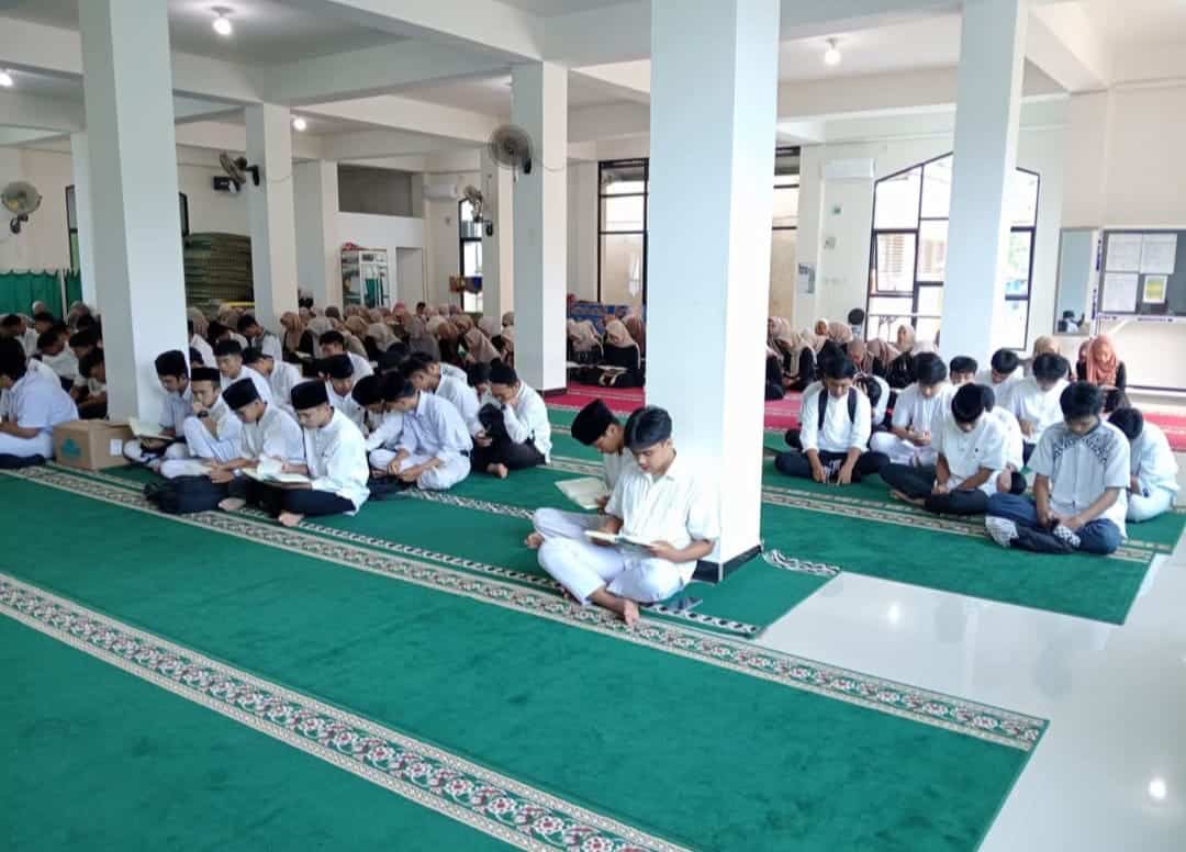 Siswa SMAN 1 Sungai Penuh Ikuti Pesantren Kilat