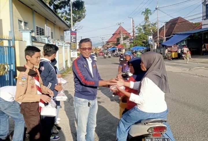 Siswa SMPN 2 Sungai Penuh Berbagi Takjil