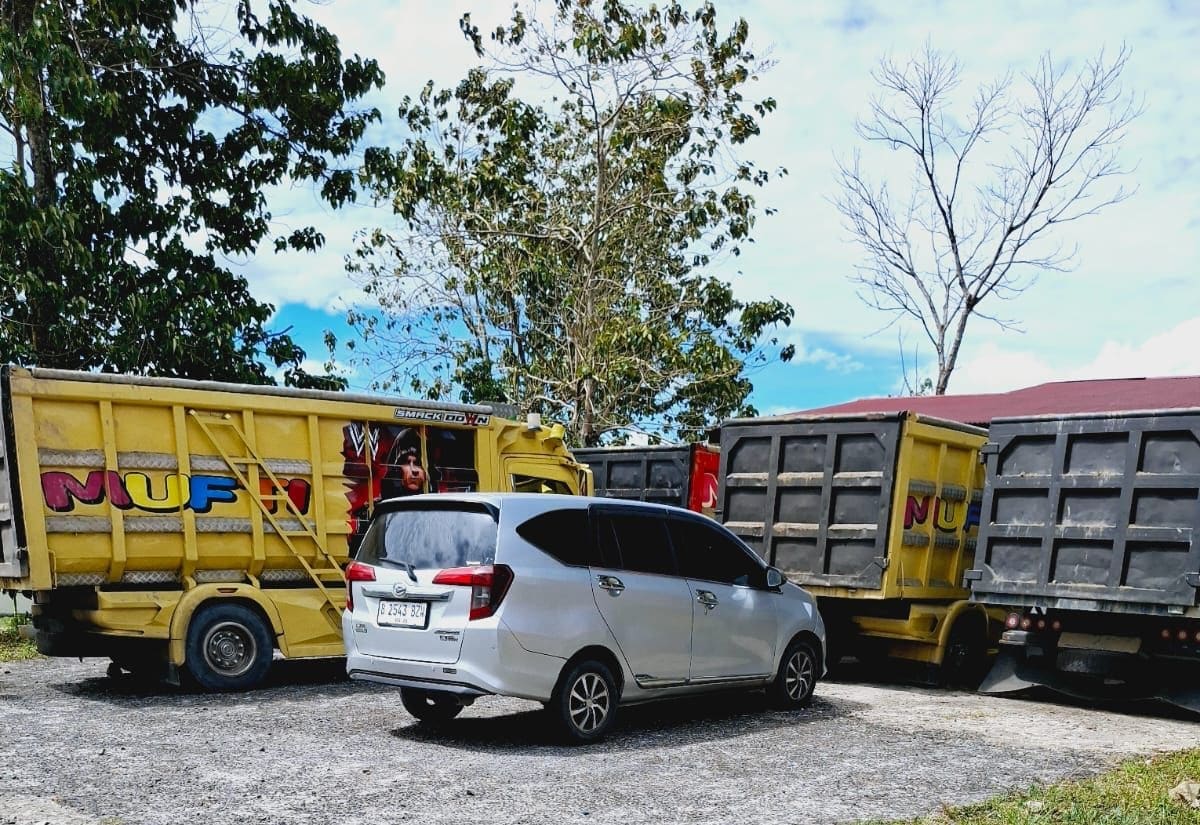 Truk Material Diduga Milik CV. Putra Bahari Mandiri Diamankan Polres Solok Selatan