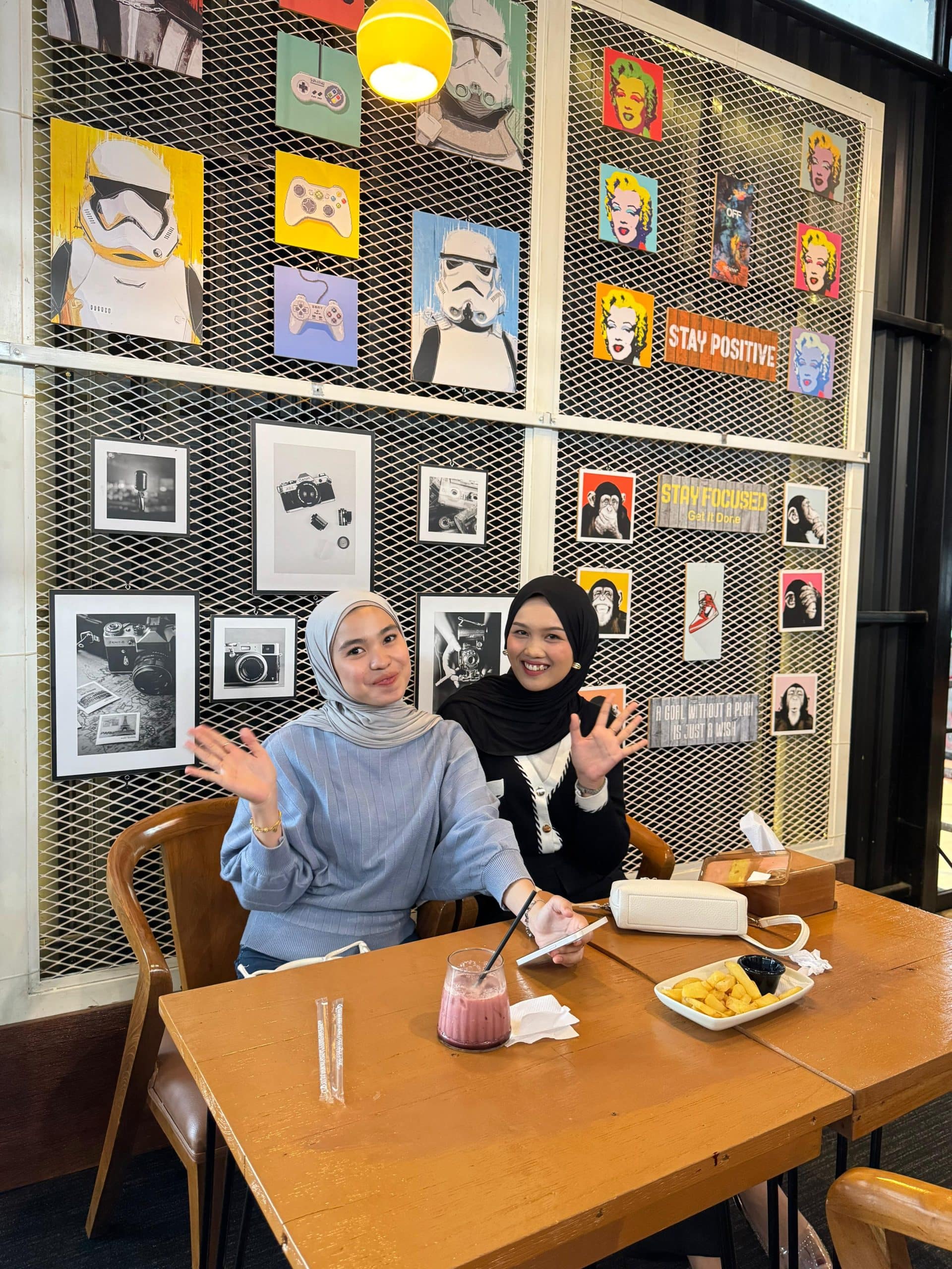 Wajib Kesini Dehh..!! Caffee Viral Dengan Desain Estetik yang Terbarui di Sungai Penuh Kab Kerinci