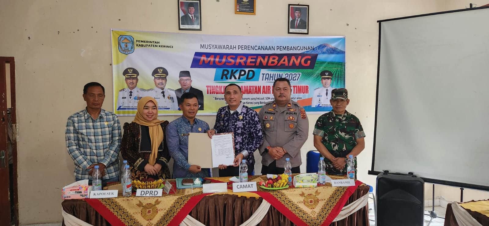 Janji Surmila Kawal Hasil Musrenbang di Air Hangat Timur Janji Surmila Kawal Hasil Musrenbang di Air Hangat Timur