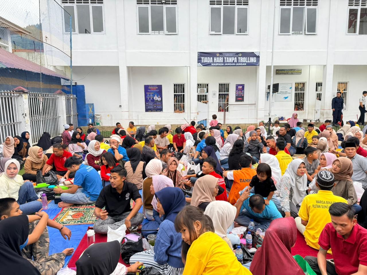 Berbuka Bersama Warga Binaan Pemasyarakatan Berbuka Bersama Warga Binaan Pemasyarakatan