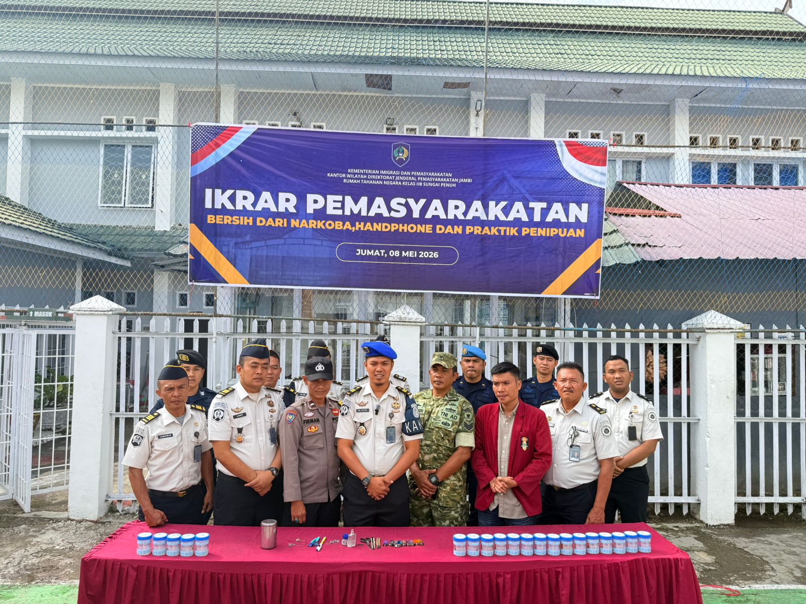 Perkuat Integritas, Rutan Sungai Penuh Laksanakan Ikrar Bersih dari Narkoba dan Praktik Penipuan Perkuat Integritas, Rutan Sungai Penuh Laksanakan Ikrar Bersih dari Narkoba dan Praktik Penipuan