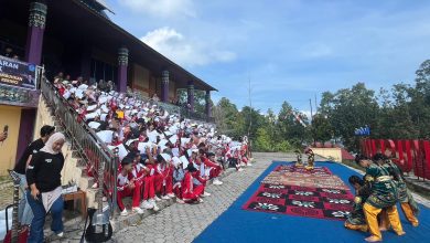 300 Siswa SMA 6 Kerinci Melukis di Museum