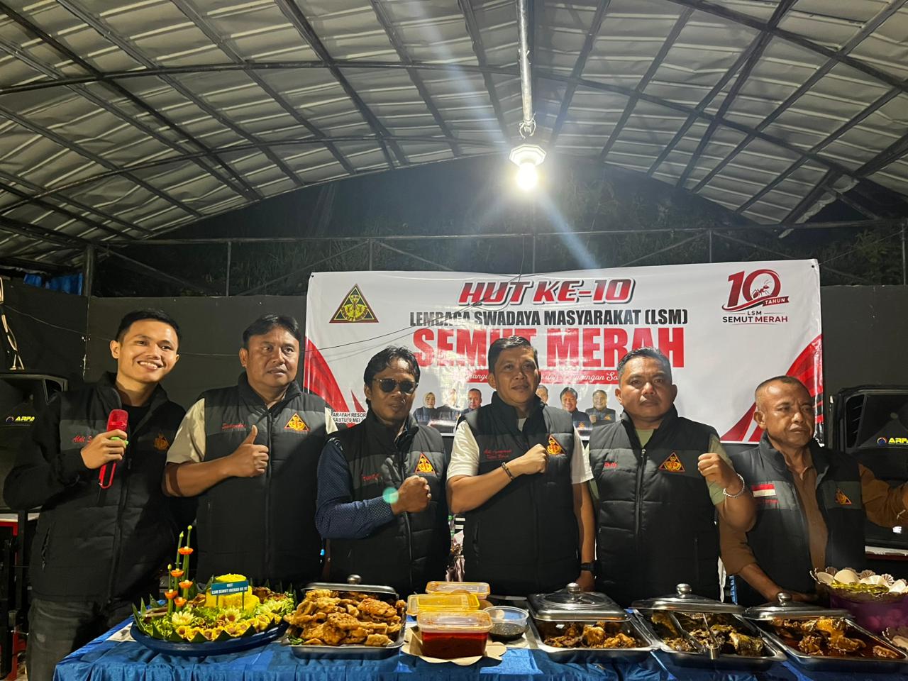 10 Tahun Kiprah Semut Merah 10 Tahun Kiprah Semut Merah