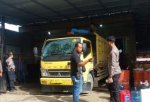 Gudang Penimbunan BBM Digrebek, BB 200 Derigen Solar, 7 Dump truck