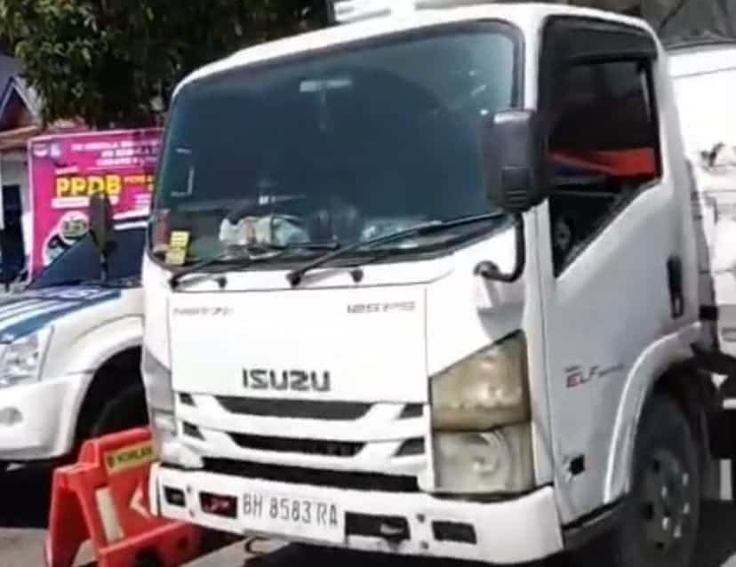 Terungkap! Fakta Berbeda Dibalik Truk Tangki Ganda yang Terjaring Razia Terungkap! Fakta Berbeda Dibalik Truk Tangki Ganda yang Terjaring Razia