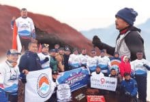 Bupati Monadi Pimpin Pembacaan Sumpah Pemuda di Puncak Gunung Kerinci