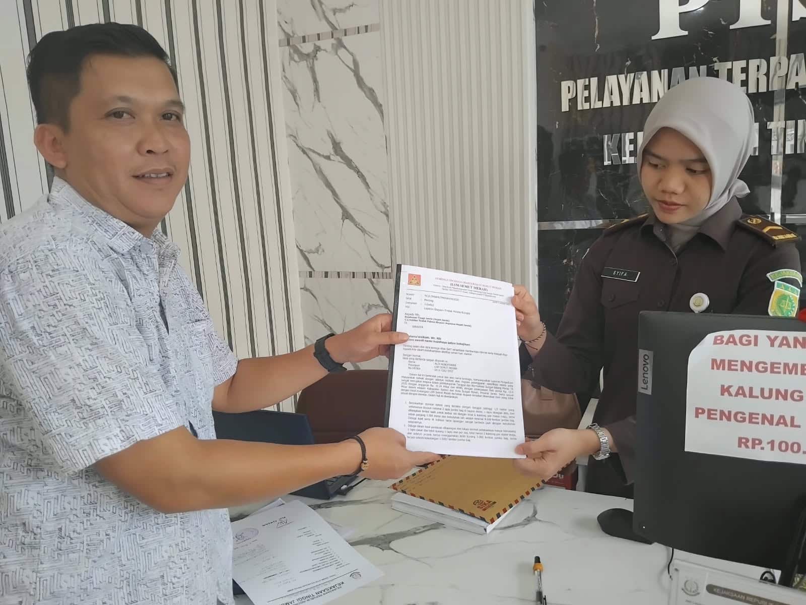 LSM Semut Merah Desak Kejati Jambi Periksa Proyek Tanggul dan Normalisasi Batang Merao Rp15 Miliar