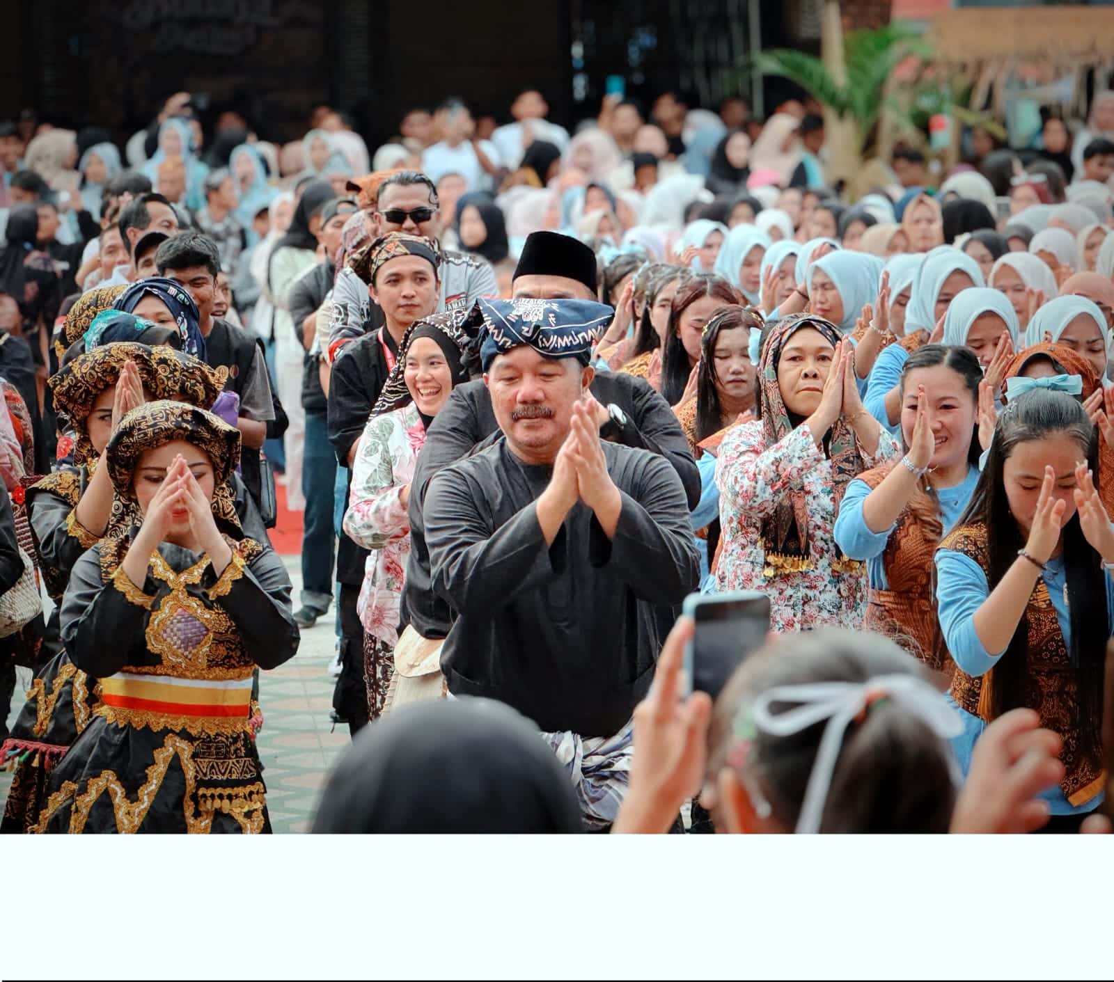 Bupati Monadi Resmi Tutup Festival Budaya Kerinci 2026 Bupati Monadi Resmi Tutup Festival Budaya Kerinci 2026
